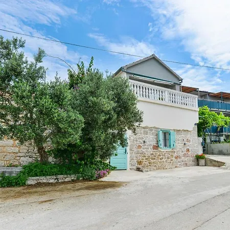 بيت للعطل Holiday Home With Hot Tub Pakostane, Biograd - 18982