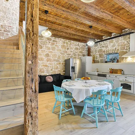 بيت للعطل Holiday Home With Hot Tub Pakostane, Biograd - 18982 باكوشتاني