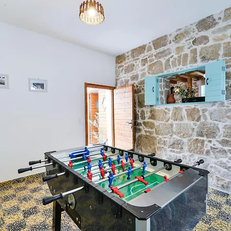 Holiday Home With Hot Tub Pakostane, Biograd - 18982 Дом отдыха