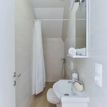 Holiday Home With Hot Tub Pakostane, Biograd - 18982 Feriehus Pakoštane