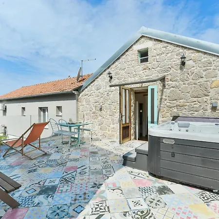 Feriehus Holiday Home With Hot Tub Pakostane, Biograd - 18982