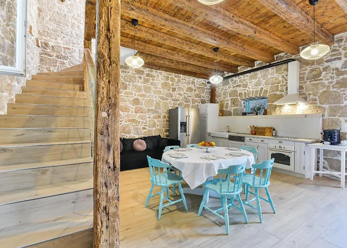 펜션 House With A Parking Space Pakostane, Biograd - 18982 파코스탄